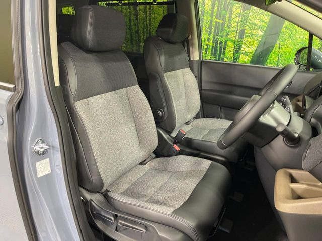 もちろん車内はキレイです♪よりクリーンな状態をキープしたいお客様には『ナノゾーンコート』がおすすめ!新型コロナウイルス対策や、除菌・消臭に効果を発揮し多くの方にご好評いただいております。