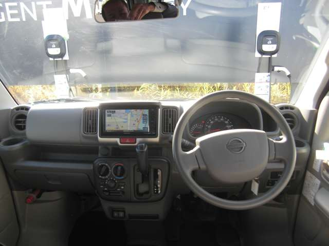 NV100クリッパーDX ハイルーフ 5AGS車 4WD