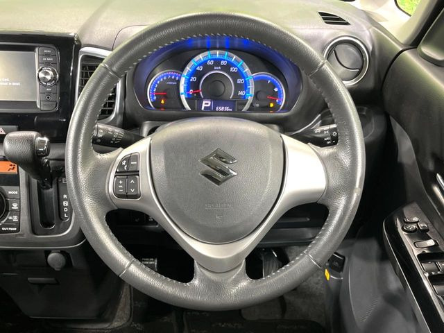 �y�X�e�A�����O�X�C�b�`�z�^�]���A�O������ڐ������炷���ƂȂ��A�I�[�f�B�I���̑��삪�\�ȕ֗��@�\!���S&���K�ȃh���C�u�����o���Ă���܂���