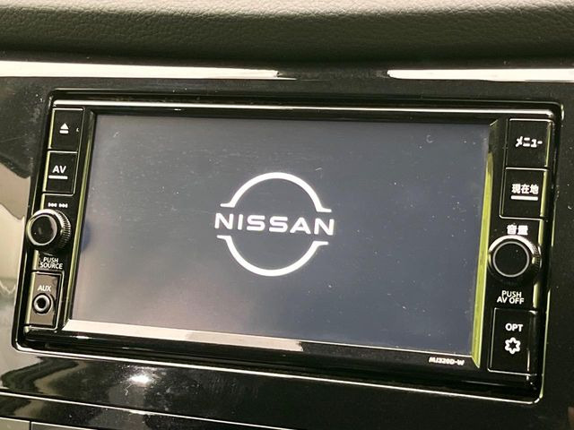 【純正ナビ】人気の純正ナビを装備。オーディオ機能も充実しており、Bluetooth接続すればお持ちのスマホやMP3プレイヤーの音楽を再生可能!毎日の運転がさらに楽しくなります!!