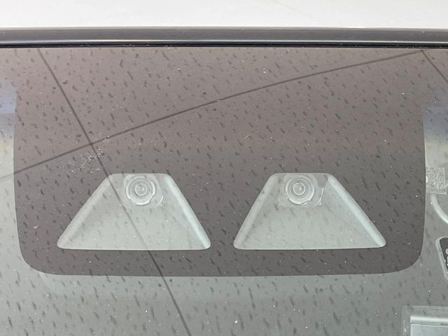 �y�X�}�[�g�A�V�X�g�z���s���ɑO���̎ԗ�����F�����A�Փ˂������Ȏ��͌x��ƃu���[�L�ŏՓˉ���Ɣ�Q�y�����A�V�X�g�B�����S�Ƀh���C�u�����y���݂��������܂��B