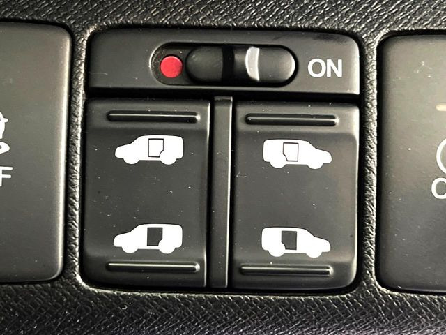 �y�����p���[�X���C�h�h�A�z�X�}�[�g�L�[��^�]�Ȃ̃X�C�b�`�Ō�ȗ����X���C�h�h�A�̊J���\���d��������͂����ăh�A���J����K�v�������A�����Ȃ��q�l�ł��ȒP�ɊJ���߂ł����K�ł���