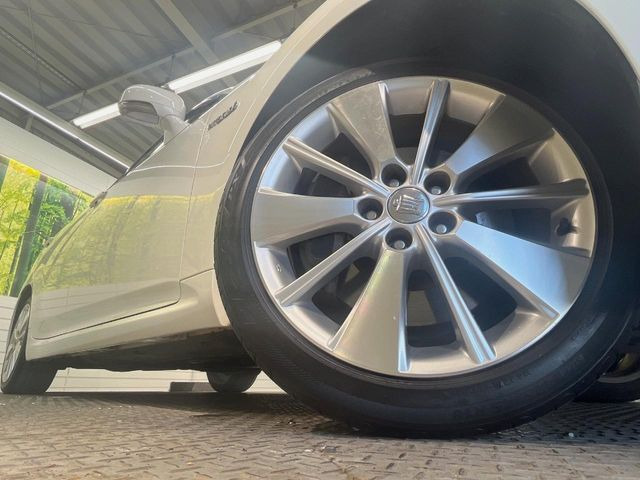 �y����18�C���`�A���~�z�C�[���z�O�ςɃ}�b�`���������A���~�z�C�[���𑕒����Ă���܂��B�e��ЊO�A���~�z�C�[����A�X�^�b�h���X�^�C�����戵�����Ă���܂��B���񂲑��k����������