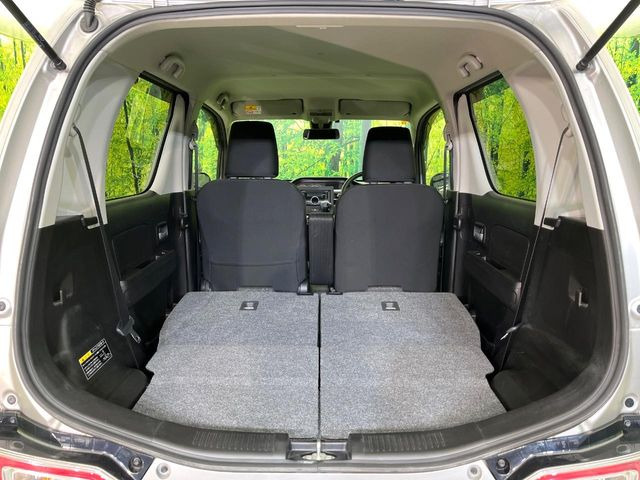 ���i�̂���������ʋ΁A���}���ɏ\���ȉ׎��X�y�[�X���m�ۂ��Ă���܂��B�Z�J���h�V�[�g��|���ƁA�傫�ȉו��̐ύڂ��\�ł���