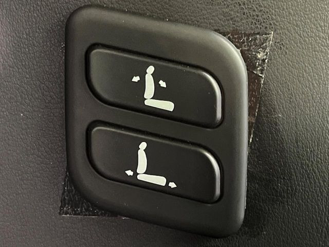 �y�p���[�V�[�g�z�X�C�b�`��ŊȒP�ɃV�[�g�̔��������\!�d��������͂�����܂���!���K�ȃV�[�g�|�W�V�����ɃZ�b�g���āA���K�ȃh���C�u�����y���݂��������B