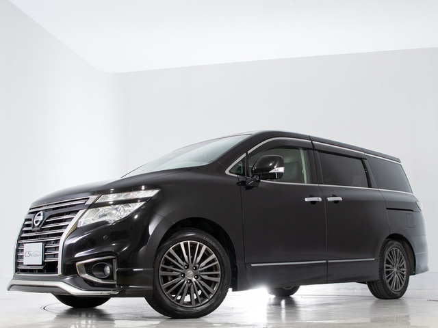 ★展示前点検実施★特殊な機材も用いて、前車点検を実施しております!