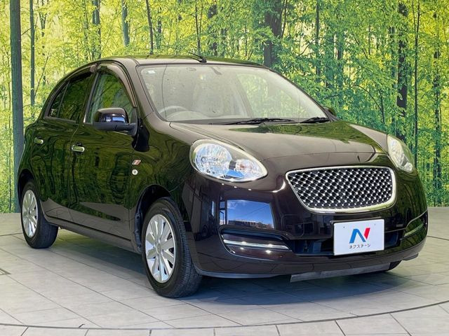 高透明度のガラス皮膜で撥水はもちろん、上質なツヤ・光沢を実現。紫外線や酸性雨から大切な愛車を保護し、色あせ・劣化を防止。「弾スプラッシュコート」、「弾プリミッサコート」からお選びいただけます。