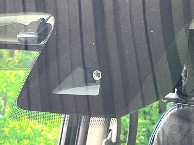 �y�O�He-Assist�z���s���ɑO���̎ԗ�����F�����A�Փ˂������Ȏ��͌x��ƃu���[�L�ŏՓˉ���Ɣ�Q�y�����A�V�X�g�B�����S�Ƀh���C�u�����y���݂��������܂��B