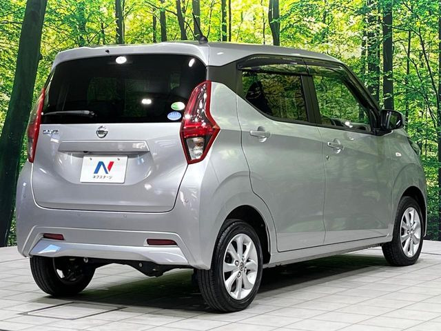 ☆全国のネクステージからお取り寄せが可能※!遠方の店舗に展示してあるクルマが気になる場合も、最寄りの店舗でご覧いただくことが可能です!是非私たちに要望をお聞かせください!※別途費用