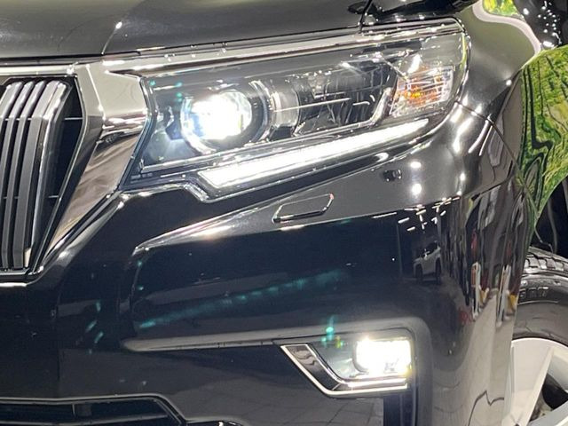 �yLED�w�b�h���C�g�z���V����ԑ��s�����ǍD�Ȏ��E���m�ۂ����S���ĉ^�]�ł��鍂�P�xLED�w�b�h���C�g�𑕔�!�_�����x�������A����d�͂��}�����Ă��܂��B