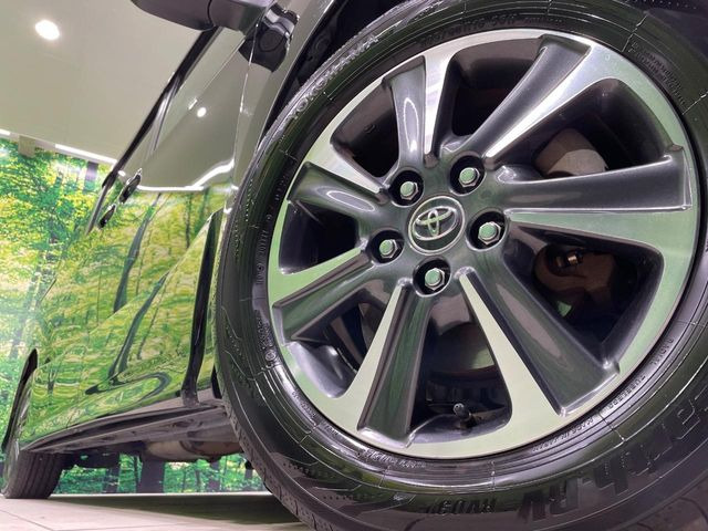 【純正16インチアルミホイール】外観にマッチした純正アルミホイールを装着しております。各種社外アルミホイールや、スタッドレスタイヤも取扱いしております。是非ご相談ください♪