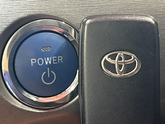 �y�X�}�[�g�L�[�z�J�o����|�P�b�g�ɓ��ꂽ�܂܂ł��h�A�̎{���E�������\�ȃX�}�[�g�L�[�𑕔��B�G���W���̃I���E�I�t�����J�M�����o���K�v����������Ƃ��Ă��֗��ł���