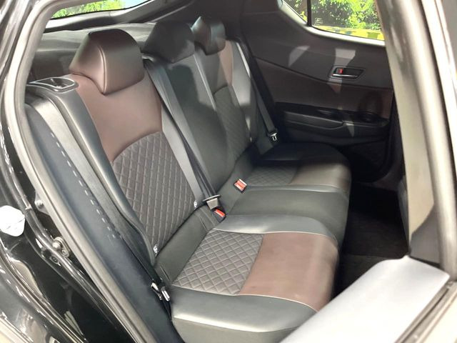 �y�n�[�t���U�[�V�[�g�z�������ƍ���S�n�𗼗������l�C�̃V�[�g���w�ʁE���ʂ̃t�@�u���b�N�f�ނ́A�ʋC���̗ǂ��⊊��ɂ����ɗD��Ă��܂��B�C���╞���ɍ��E���ꂸ���K�ɂ���肢�������܂��B