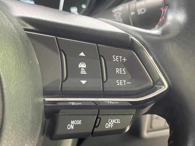 【マツダ・レーダークルーズコントロール】高速道路での長距離走行が楽に!自動で速度を保つクルーズコントロールが、衝突軽減システムと連携し、前方の車両を感知して車間を保つように速度調節してくれます!!