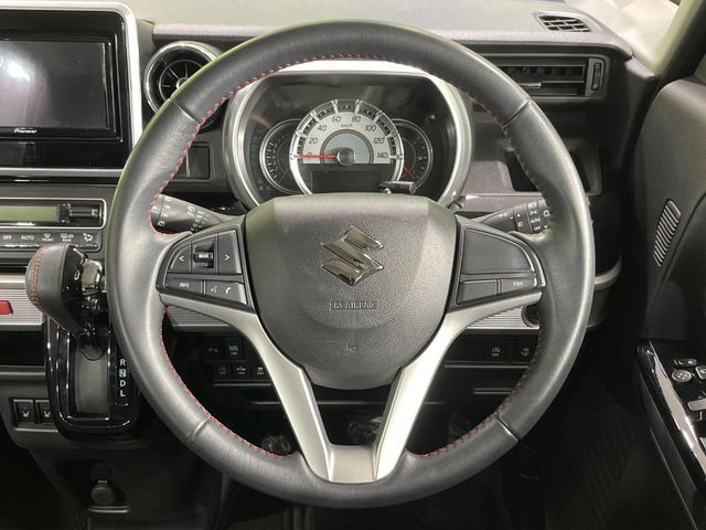 �y�����v�����X�e�A�����O�z�㎿�Ȋv���g�p���邱�ƂŁA��ɂ����������݂ƂĂ��^�]���₷���n���h���ł���