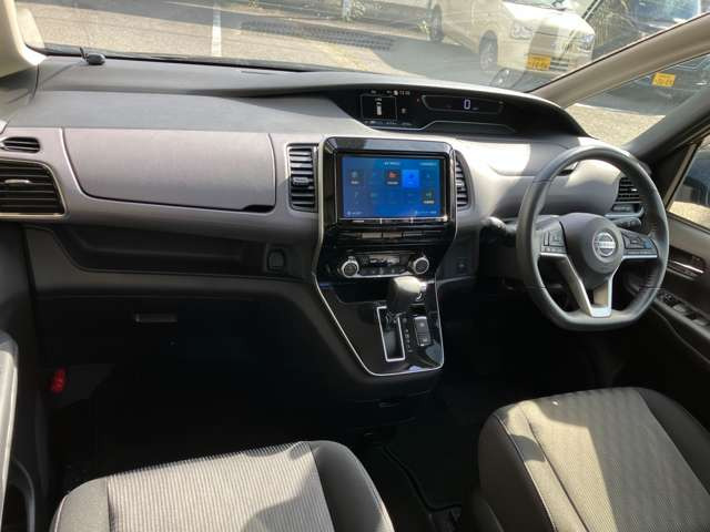 ★内装は専門業者によるルームクリーニング施工★シート・天井・ダッシュボード等のシミや汚れも綺麗に清掃してあります!清潔で気持ちいい★