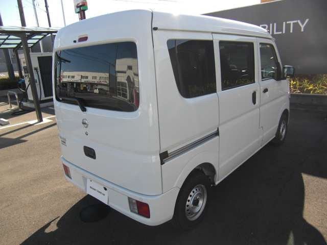 NV100クリッパーDX ハイルーフ 5AGS車 4WD