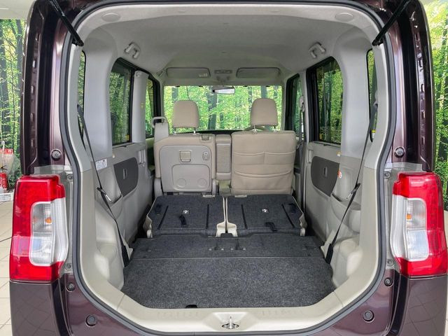 ���i�̂���������ʋ΁A���}���ɏ\���ȉ׎��X�y�[�X���m�ۂ��Ă���܂��B�Z�J���h�V�[�g��|���ƁA�傫�ȉו��̐ύڂ��\�ł���