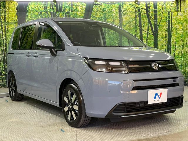 高透明度のガラス皮膜で撥水はもちろん、上質なツヤ・光沢を実現。紫外線や酸性雨から大切な愛車を保護し、色あせ・劣化を防止。「弾スプラッシュコート」、「弾プリミッサコート」からお選びいただけます。