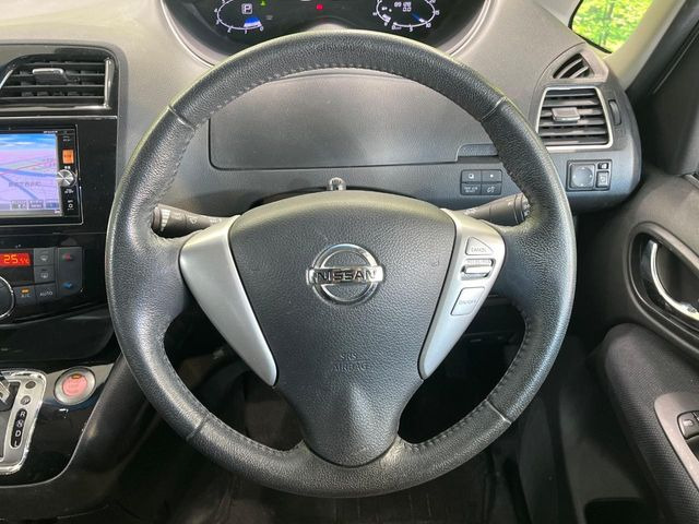 �y�����v�����X�e�A�����O�z�㎿�Ȋv���g�p���邱�ƂŁA��ɂ����������݂ƂĂ��^�]���₷���n���h���ł���