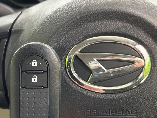 �y�L�[�t���[�V�X�e���z�J�o����|�P�b�g�ɓ��ꂽ�܂܂ł��h�A�̎{���E�������\�ȃX�}�[�g�L�[�𑕔��B�G���W���̃I���E�I�t�����J�M�����o���K�v����������Ƃ��Ă��֗��ł���