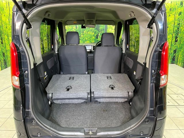 ���i�̂���������ʋ΁A���}���ɏ\���ȉ׎��X�y�[�X���m�ۂ��Ă���܂��B�Z�J���h�V�[�g��|���ƁA�傫�ȉו��̐ύڂ��\�ł���