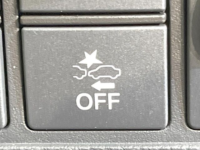 �y�z���_�Z���V���O�z���s���ɑO���̎ԗ�����F�����A�Փ˂������Ȏ��͌x��ƃu���[�L�ŏՓˉ���Ɣ�Q�y�����A�V�X�g�B�����S�Ƀh���C�u�����y���݂��������܂��B