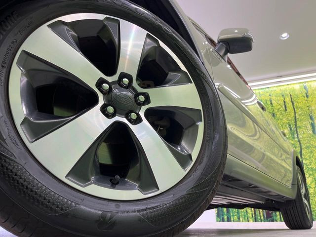 �y����17�C���`�A���~�z�C�[���z�O�ςɃ}�b�`���������A���~�z�C�[���𑕒����Ă���܂��B�e��ЊO�A���~�z�C�[����A�X�^�b�h���X�^�C�����戵�����Ă���܂��B���񂲑��k����������