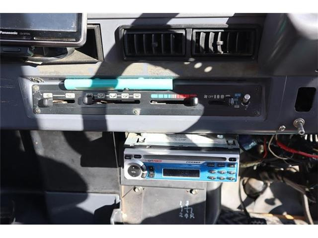 購入の仕方は・手付金を20%ご入金頂いた方に(売約済み!)となります。残りは納車までです。ローンもできますし、カードも使えます!ローン不安な方は店長に是非ご相談下さい。誠意を持って相談に乗ります!