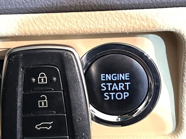 �y�X�}�[�g�L�[�z�J�o����|�P�b�g�ɓ��ꂽ�܂܂ł��h�A�̎{���E�������\�ȃX�}�[�g�L�[�𑕔��B�G���W���̃I���E�I�t�����J�M�����o���K�v����������Ƃ��Ă��֗��ł���