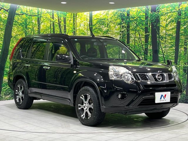 高透明度のガラス皮膜で撥水はもちろん、上質なツヤ・光沢を実現。紫外線や酸性雨から大切な愛車を保護し、色あせ・劣化を防止。「弾スプラッシュコート」、「弾プリミッサコート」からお選びいただけます。