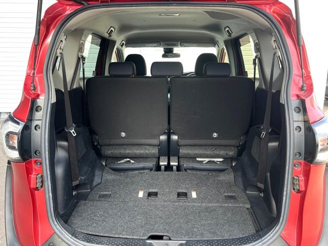 ���i�̂���������ʋ΁A���}���ɏ\���ȉ׎��X�y�[�X���m�ۂ��Ă���܂��B�Z�J���h�V�[�g��|���ƁA�傫�ȉו��̐ύڂ��\�ł���