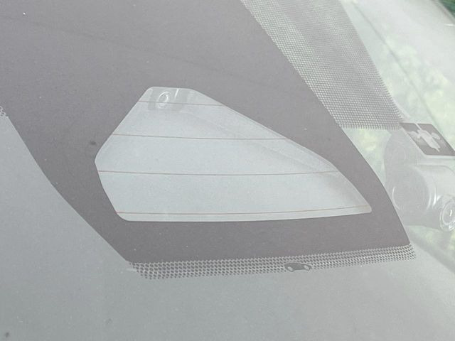 �y�g���^�Z�[�t�e�B�Z���X�z���s���ɑO���̎ԗ�����F�����A�Փ˂������Ȏ��͌x��ƃu���[�L�ŏՓˉ���Ɣ�Q�y�����A�V�X�g�B�����S�Ƀh���C�u�����y���݂��������܂��B