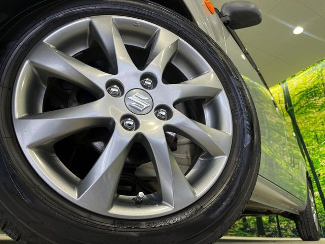 【純正15インチアルミホイール】外観にマッチした純正アルミホイールを装着しております。各種社外アルミホイールや、スタッドレスタイヤも取扱いしております。是非ご相談ください♪