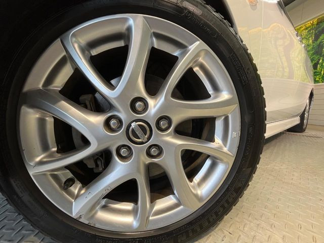 �y����17�C���`�A���~�z�C�[���z�O�ςɃ}�b�`���������A���~�z�C�[���𑕒����Ă���܂��B�e��ЊO�A���~�z�C�[����A�X�^�b�h���X�^�C�����戵�����Ă���܂��B���񂲑��k����������