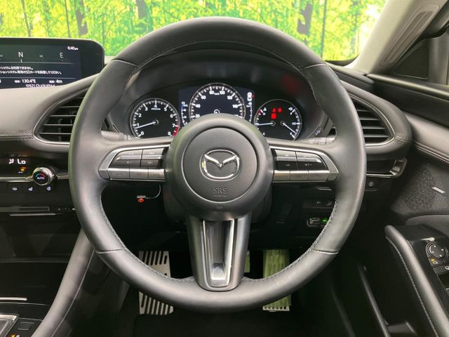 �y�����v�����X�e�A�����O�z�㎿�Ȋv���g�p���邱�ƂŁA��ɂ����������݂ƂĂ��^�]���₷���n���h���ł���