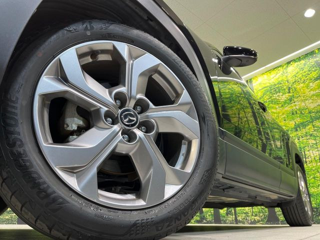 �y����18�C���`�A���~�z�C�[���z�O�ςɃ}�b�`���������A���~�z�C�[���𑕒����Ă���܂��B�e��ЊO�A���~�z�C�[����A�X�^�b�h���X�^�C�����戵�����Ă���܂��B���񂲑��k����������