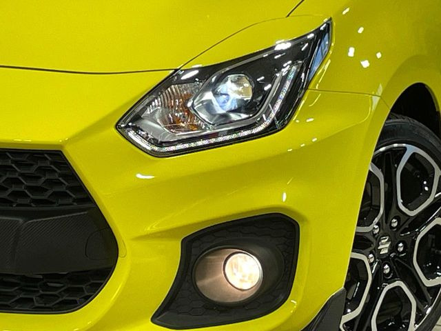 �yLED�w�b�h���C�g�z���V����ԑ��s�����ǍD�Ȏ��E���m�ۂ����S���ĉ^�]�ł��鍂�P�xLED�w�b�h���C�g�𑕔�!�_�����x�������A����d�͂��}�����Ă��܂��B