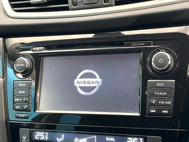 【メーカー純正ナビ】インテリアに溶け込むスタイリッシュな「専用設計」メーカーナビを装備♪視認性や操作性など基本性能にも優れ、より上質なカーライフをお楽しみいただけます。