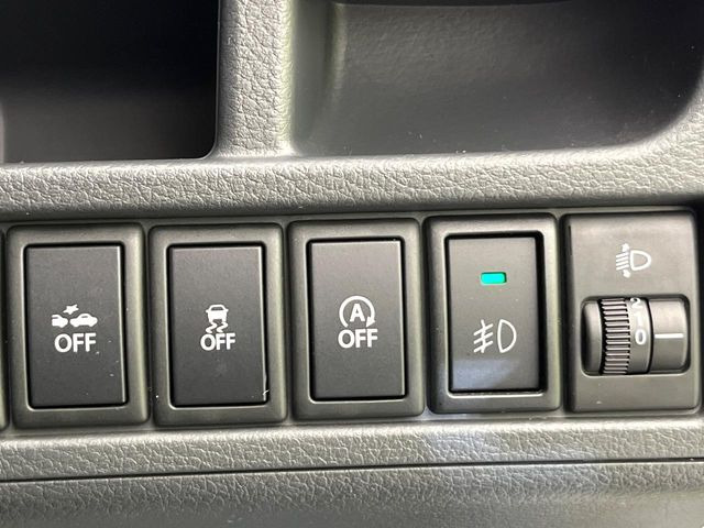 �y�A�C�h�����O�X�g�b�v�z�ԐM����a�؂Œ�Ԃ����ۂɃG���W�����~���A���ʂȔR���̏����}���܂��B�R��������ی�ɂȂ���@�\��G���W���̓u���[�L�𗣂��΍Ďn�����܂��B