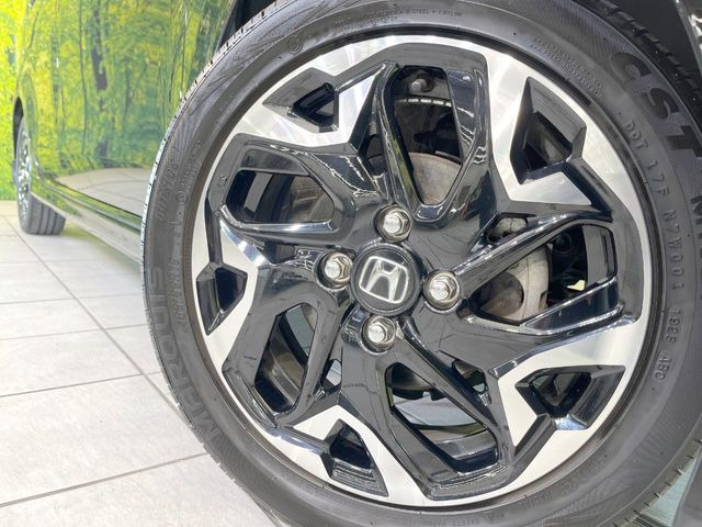 �y����15�C���`�A���~�z�C�[���z�O�ςɃ}�b�`���������A���~�z�C�[���𑕒����Ă���܂��B�e��ЊO�A���~�z�C�[����A�X�^�b�h���X�^�C�����戵�����Ă���܂��B���񂲑��k����������