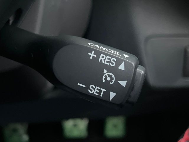 �y�N���[�Y�R���g���[���z�������H�����N���N���s�B�A�N�Z���𗣂��Ă���葬�x�ő��s���ł��A�������^�]���̕��S���y��!�����E�������ȒP�ȃX�C�b�`����Œ����ł��܂��B