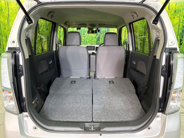 ���i�̂���������ʋ΁A���}���ɏ\���ȉ׎��X�y�[�X���m�ۂ��Ă���܂��B�Z�J���h�V�[�g��|���ƁA�傫�ȉו��̐ύڂ��\�ł���