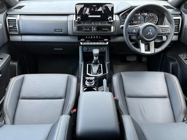 トライトン2.4 GSR ディーゼル 4WD