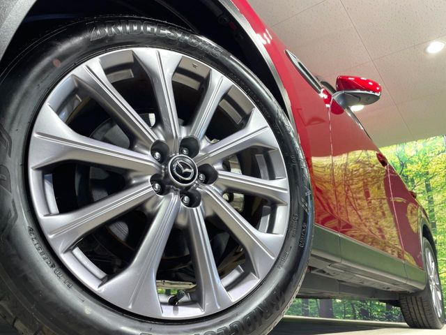 �y����20�C���`�A���~�z�C�[���z�O�ςɃ}�b�`���������A���~�z�C�[���𑕒����Ă���܂��B�e��ЊO�A���~�z�C�[����A�X�^�b�h���X�^�C�����戵�����Ă���܂��B���񂲑��k����������