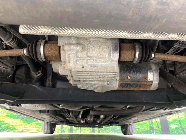 下回りがきれいなうちに、防錆加工の施工がオススメ。降雪地域はもちろん、沿岸部にお住いの方や、趣味でマリン・ウィンタースポーツをされる方にご好評いただいております。