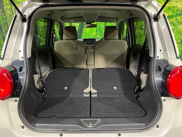 ���i�̂���������ʋ΁A���}���ɏ\���ȉ׎��X�y�[�X���m�ۂ��Ă���܂��B�Z�J���h�V�[�g��|���ƁA�傫�ȉו��̐ύڂ��\�ł���