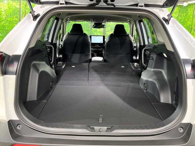 ���i�̂���������ʋ΁A���}���ɏ\���ȉ׎��X�y�[�X���m�ۂ��Ă���܂��B�Z�J���h�V�[�g��|���ƁA�傫�ȉו��̐ύڂ��\�ł���