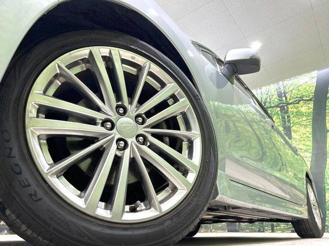 �y����17�C���`�A���~�z�C�[���z�O�ςɃ}�b�`���������A���~�z�C�[���𑕒����Ă���܂��B�e��ЊO�A���~�z�C�[����A�X�^�b�h���X�^�C�����戵�����Ă���܂��B���񂲑��k����������