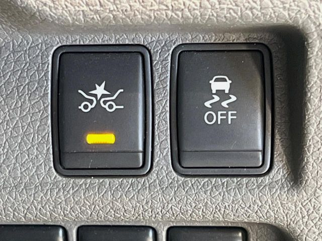 �y�G�}�[�W�F���V�[�u���[�L�z���s���ɑO���̎ԗ�����F�����A�Փ˂������Ȏ��͌x��ƃu���[�L�ŏՓˉ���Ɣ�Q�y�����A�V�X�g�B�����S�Ƀh���C�u�����y���݂��������܂��B